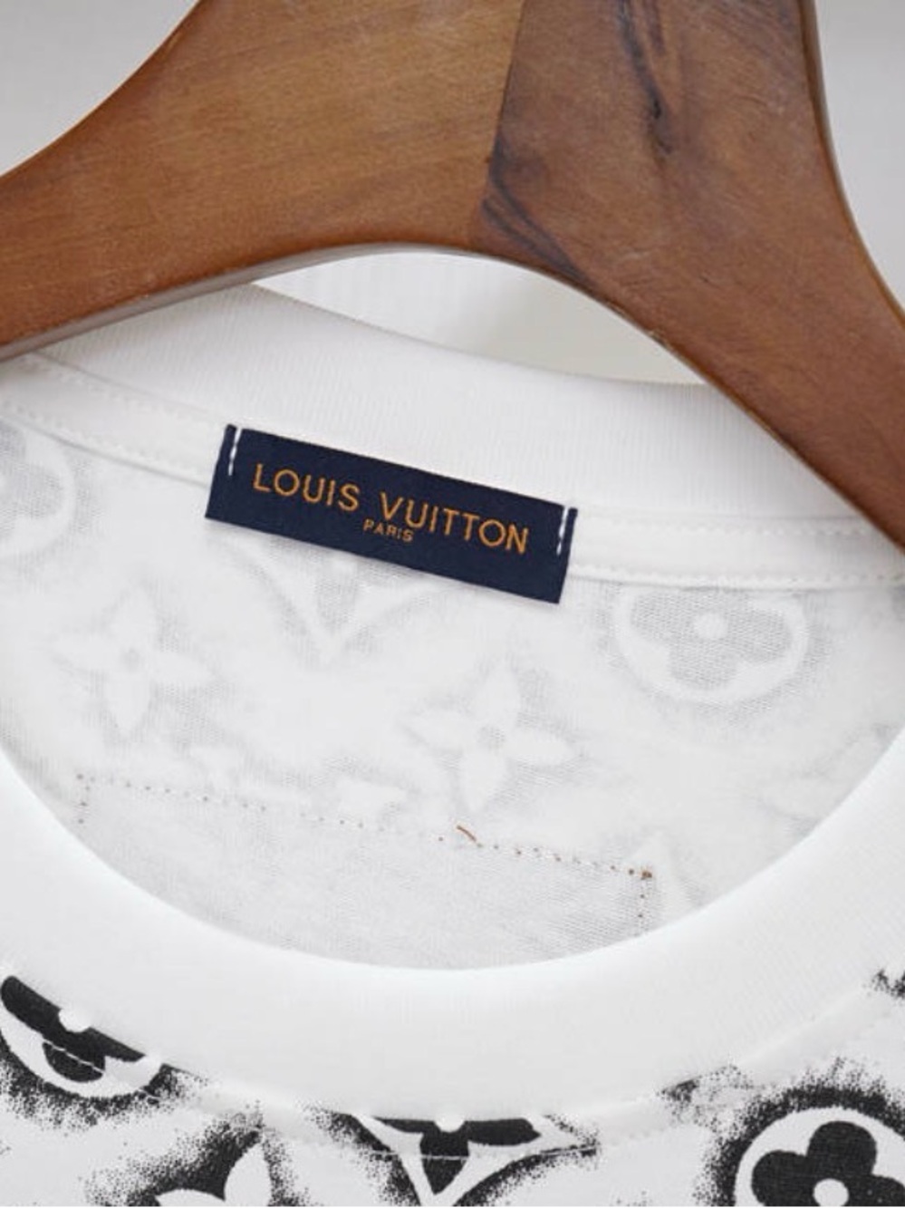 Louis Vuitton White & Black All-Over Monogram Short Sleeve Tee XXL - Picture 3 of 6